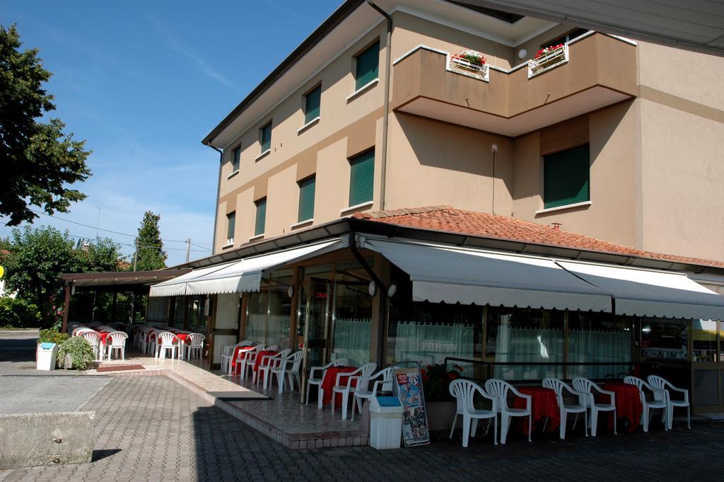 Hotel Da Angela Sedegliano Exterior foto